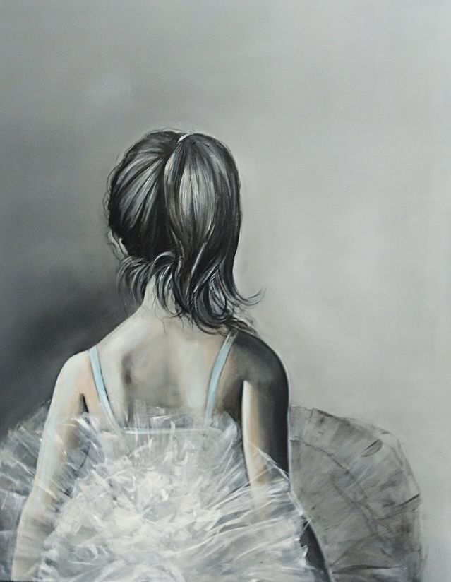 Gemälde einer jungen Ballerina in Rückenansicht mit dunklem Pferdeschwanz und weißem Tutu vor grau-beigem, weich verlaufendem Hintergrund